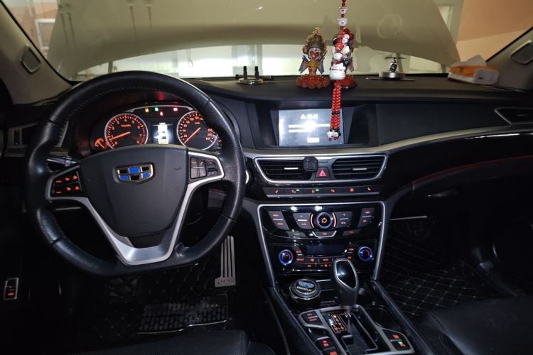 Used Geely Auto Emgrand GT 2015 1.8T Flagship Model Center Console