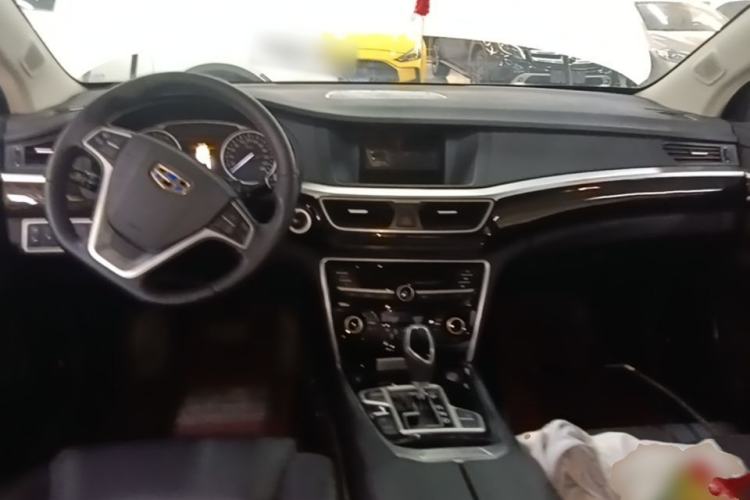 Used Geely Auto Emgrand GT 2015 2.4L Standard Edition Center Console