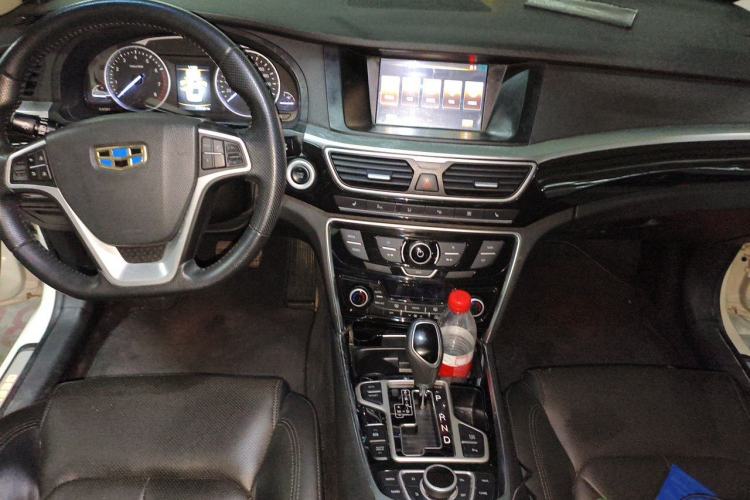 Used Geely Auto Emgrand GT 2015 1.8T Flagship Model Center Console