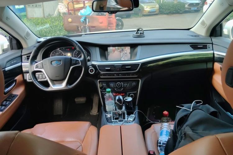 Used Geely Auto Emgrand GT 2015 1.8T Flagship Model Center Console
