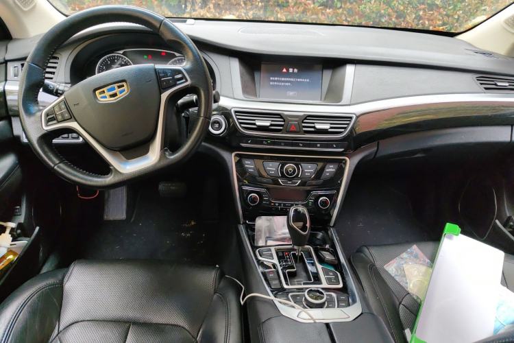 Used Geely Auto Emgrand GT 2015 1.8T Flagship Model Center Console