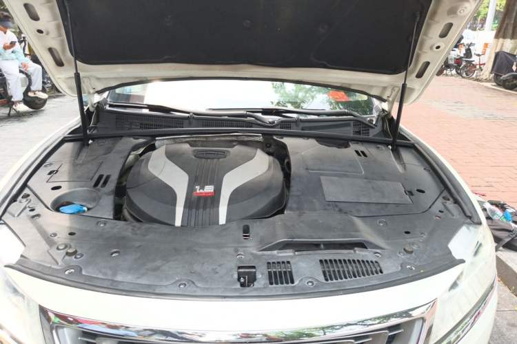 Used Geely Auto Emgrand GT 2015 1.8T Flagship Model Engine Bay