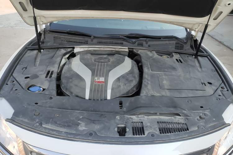 Used Geely Auto Emgrand GT 2015 1.8T Flagship Model Engine Bay