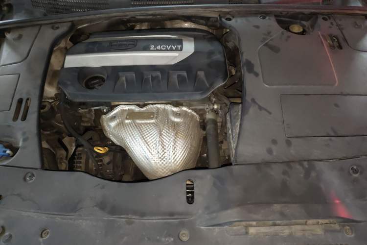 Used Geely Auto Emgrand GT 2015 2.4L Luxury Model Engine Bay