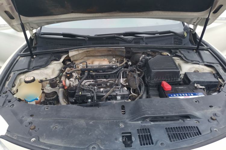 Used Geely Auto Emgrand GT 2015 1.8T Flagship Model Engine Bay