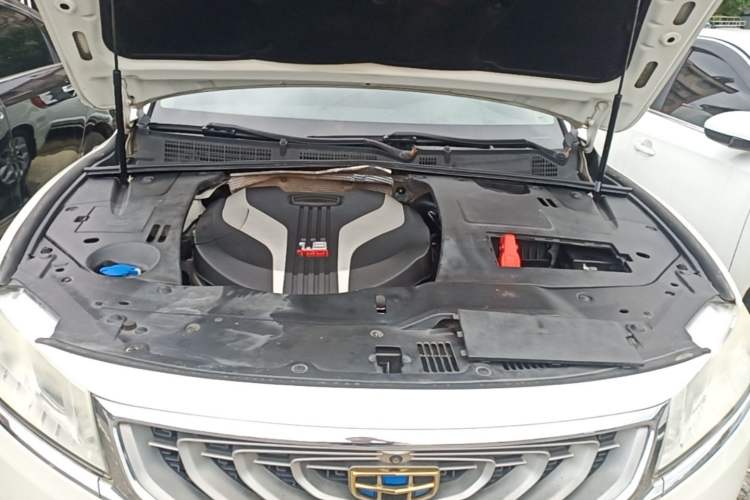 Used Geely Auto Emgrand GT 2015 1.8T Flagship Model Engine Bay