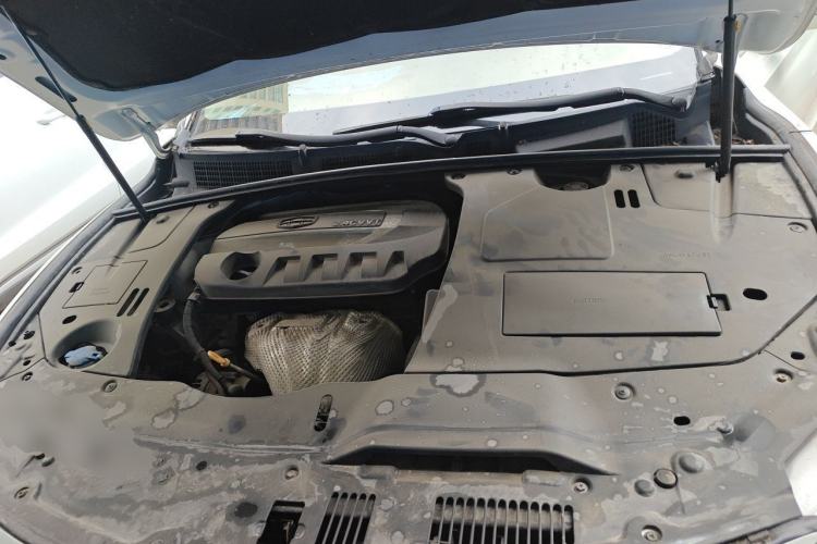 Used Geely Auto Emgrand GT 2015 2.4L Luxury Model Engine Bay
