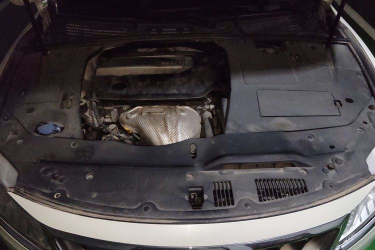 Used Geely Auto Emgrand GT 2015 2.4L Comfort Model Engine Bay