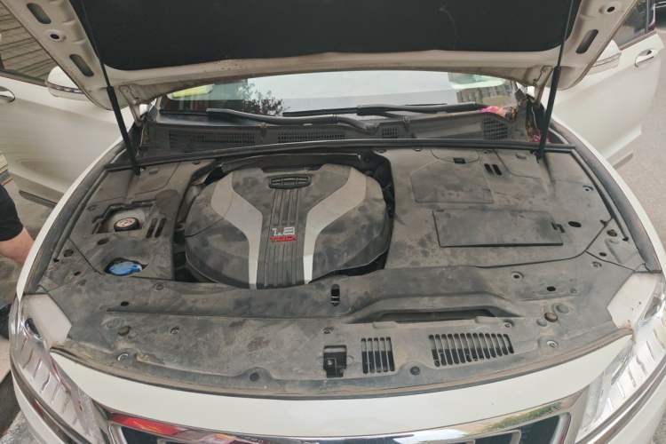 Used Geely Auto Emgrand GT 2015 1.8T Flagship Model Engine Bay