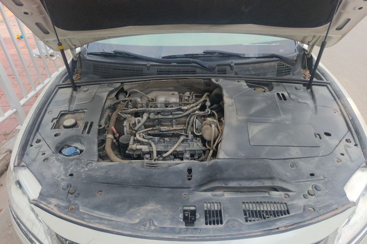 Used Geely Auto Emgrand GT 2015 1.8T Flagship Model Engine Bay