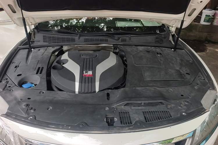 Used Geely Auto Emgrand GT 2015 1.8T Premium Model Engine Bay