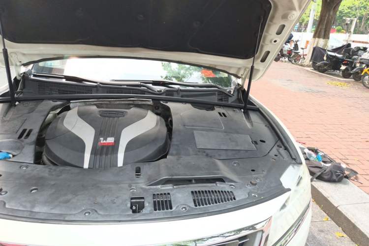 Used Geely Auto Emgrand GT 2015 1.8T Flagship Model Engine Bay Left