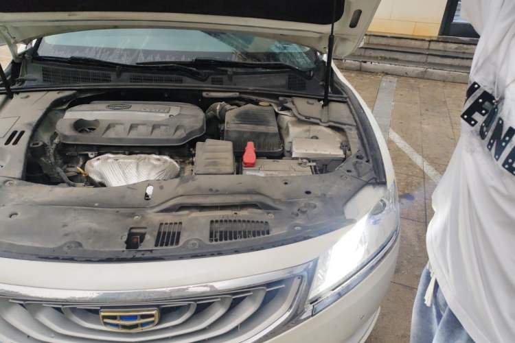 Used Geely Auto Emgrand GT 2015 2.4L Luxury Model Engine Bay Left