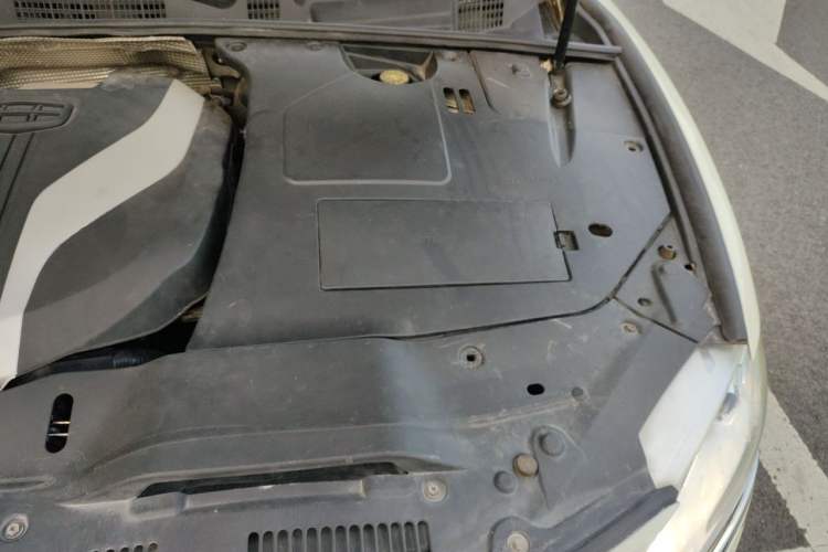 Used Geely Auto Emgrand GT 2015 1.8T Premium Model Engine Bay Left