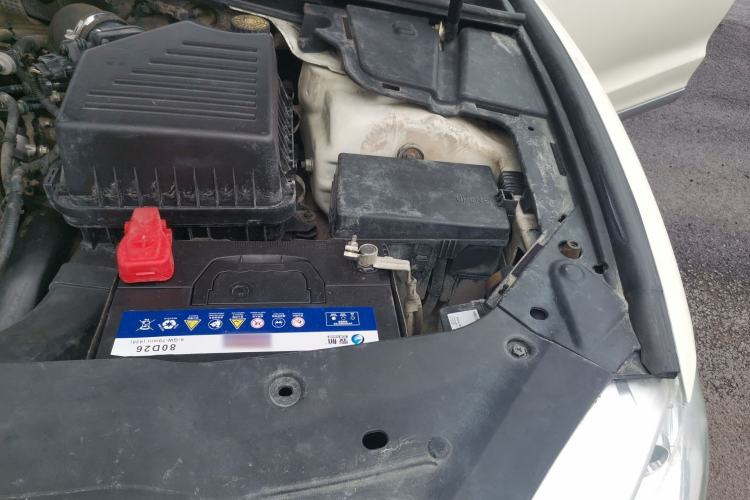 Used Geely Auto Emgrand GT 2015 1.8T Flagship Model Engine Bay Left