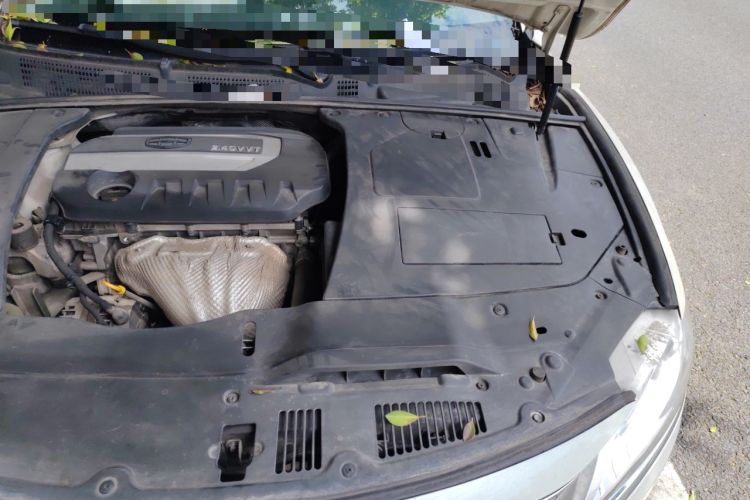 Used Geely Auto Emgrand GT 2015 2.4L Standard Edition Engine Bay Left