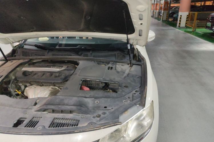 Used Geely Auto Emgrand GT 2015 2.4L Comfort Model Engine Bay Left