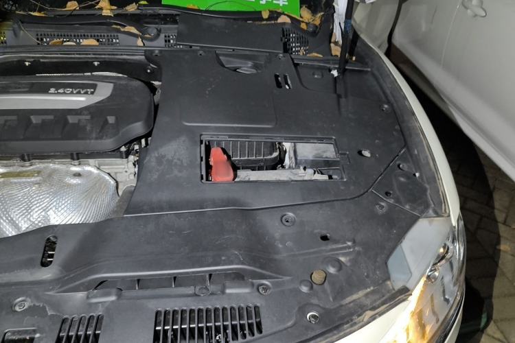 Used Geely Auto Emgrand GT 2015 2.4L Comfort Model Engine Bay Left