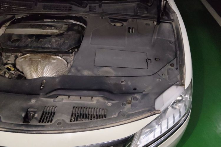 Used Geely Auto Emgrand GT 2015 2.4L Comfort Model Engine Bay Left