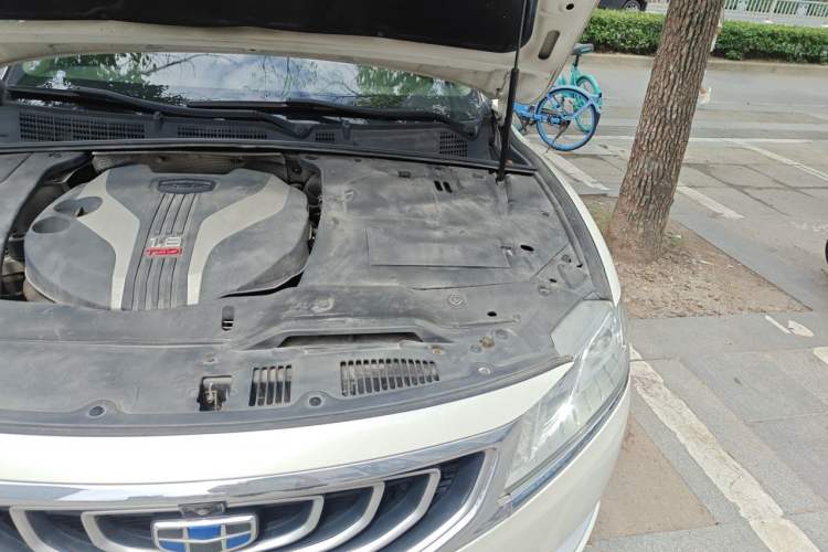 Used Geely Auto Emgrand GT 2015 1.8T Flagship Model Engine Bay Left