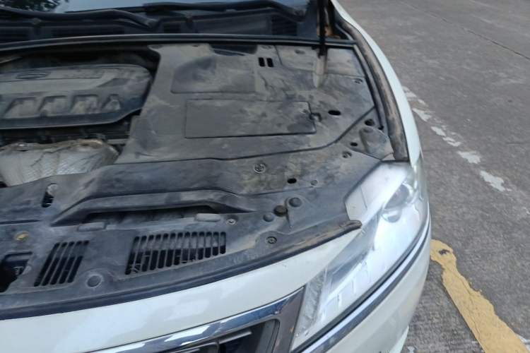 Used Geely Auto Emgrand GT 2015 2.4L Comfort Model Engine Bay Left