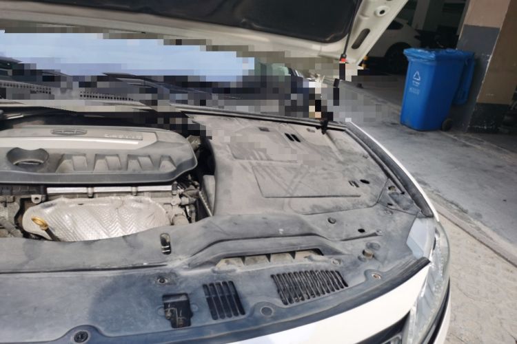 Used Geely Auto Emgrand GT 2015 2.4L Comfort Model Engine Bay Left