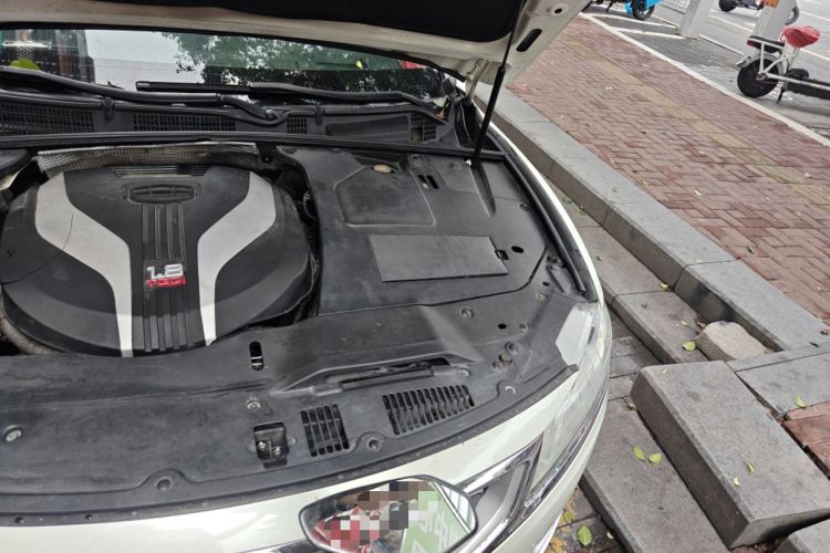 Used Geely Auto Emgrand GT 2015 1.8T Flagship Model Engine Bay Left