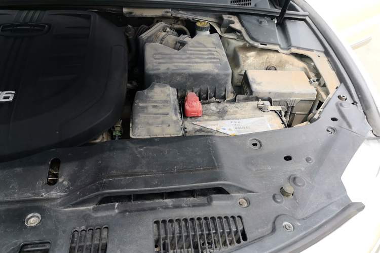 Used Geely Auto Emgrand GT 2015 3.5L Flagship Edition Engine Bay Left