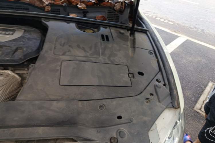 Used Geely Auto Emgrand GT 2015 2.4L Comfort Model Engine Bay Left