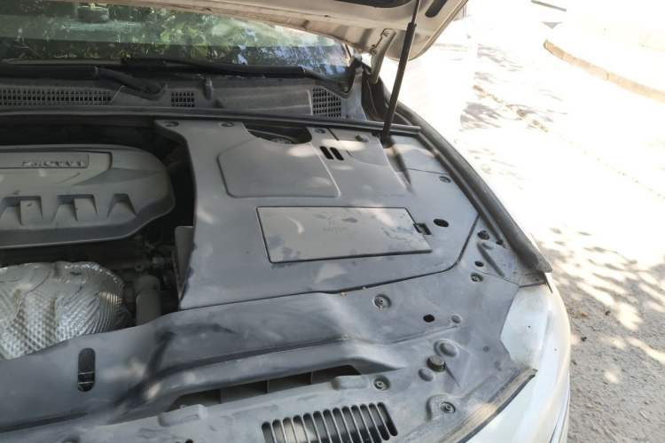 Used Geely Auto Emgrand GT 2015 2.4L Comfort Model Engine Bay Left