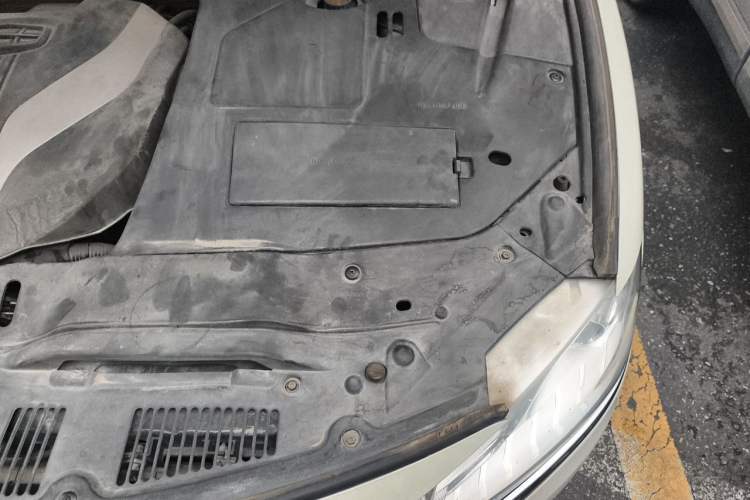 Used Geely Auto Emgrand GT 2015 1.8T Premium Model Engine Bay Left