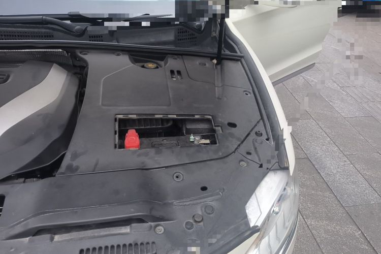 Used Geely Auto Emgrand GT 2015 1.8T Comfort Model Engine Bay Left