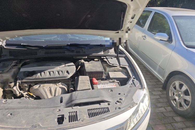 Used Geely Auto Emgrand GT 2015 2.4L Comfort Model Engine Bay Left
