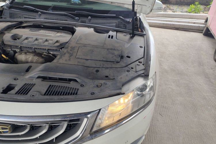Used Geely Auto Emgrand GT 2015 2.4L Comfort Model Engine Bay Left