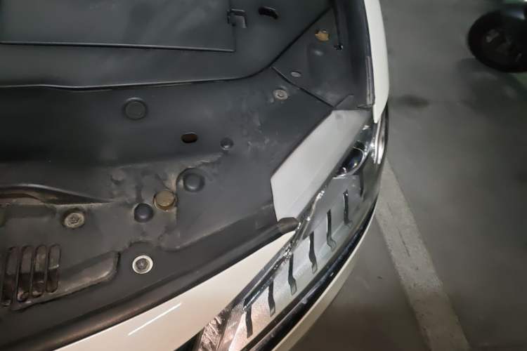 Used Geely Auto Emgrand GT 2015 1.8T Flagship Model Engine Bay Left