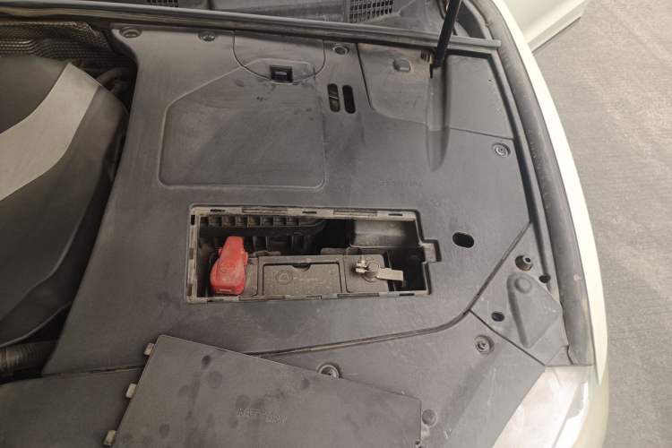 Used Geely Auto Emgrand GT 2015 1.8T Premium Model Engine Bay Left