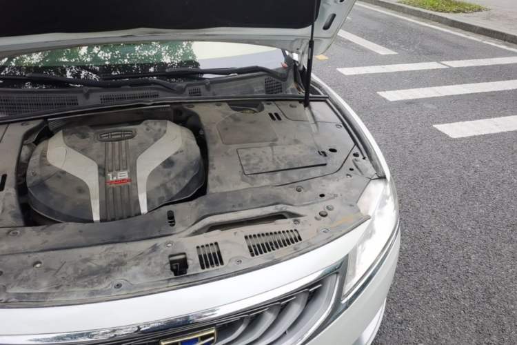 Used Geely Auto Emgrand GT 2015 1.8T Flagship Model Engine Bay Left