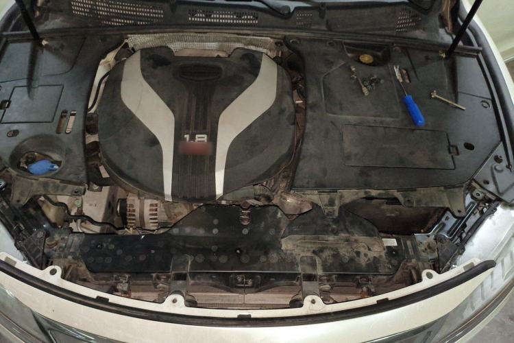 Used Geely Auto Emgrand GT 2015 1.8T Flagship Model Engine Bay