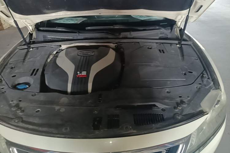 Used Geely Auto Emgrand GT 2015 1.8T Premium Model Engine Bay