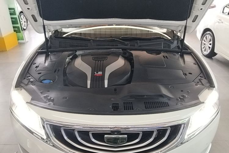 Used Geely Auto Emgrand GT 2015 1.8T Flagship Model Engine Bay