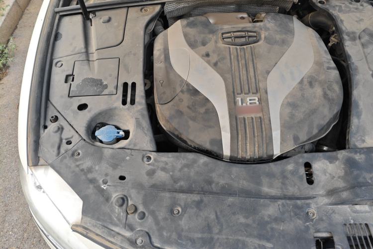 Used Geely Auto Emgrand GT 2015 1.8T Flagship Model Engine Bay Right