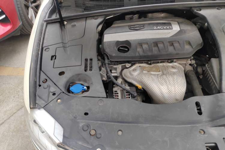 Used Geely Auto Emgrand GT 2015 2.4L Comfort Model Engine Bay Right