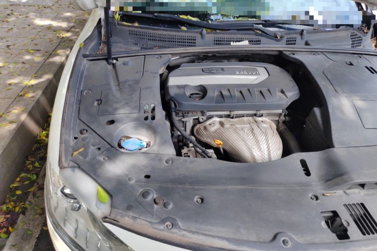 Used Geely Auto Emgrand GT 2015 2.4L Standard Edition Engine Bay Right