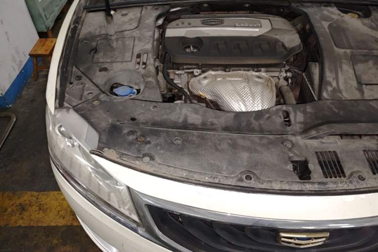 Used Geely Auto Emgrand GT 2015 2.4L Luxury Model Engine Bay Right
