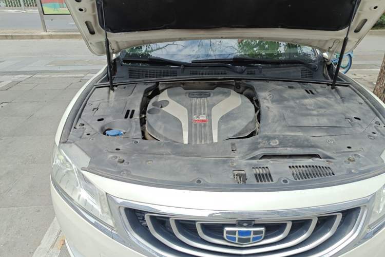 Used Geely Auto Emgrand GT 2015 1.8T Flagship Model Engine Bay Right