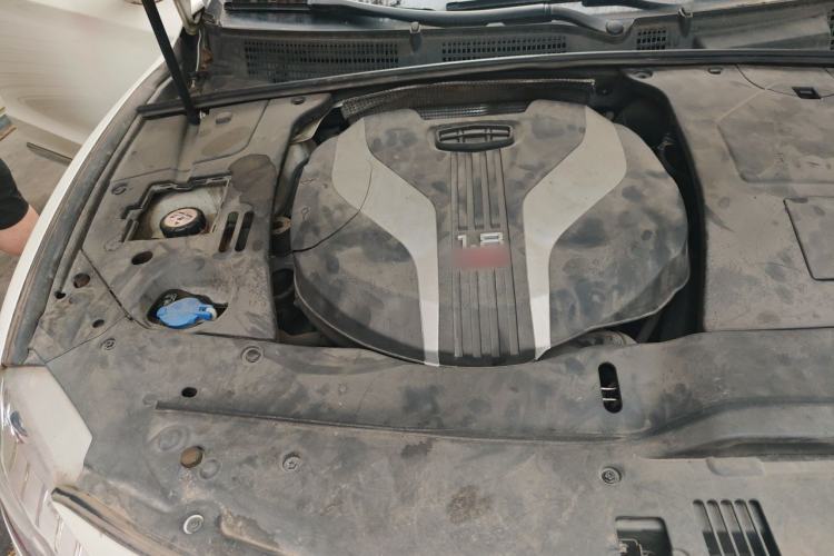 Used Geely Auto Emgrand GT 2015 1.8T Flagship Model Engine Bay Right