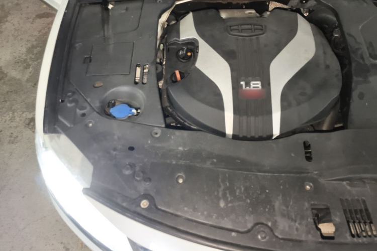 Used Geely Auto Emgrand GT 2015 1.8T Comfort Model Engine Bay Right
