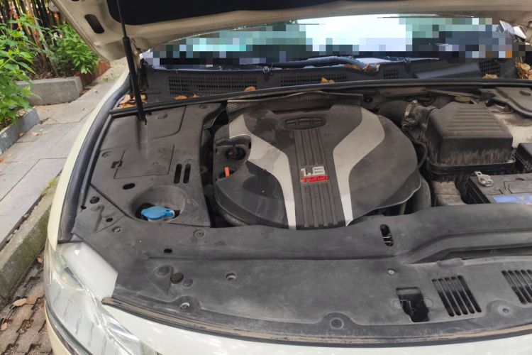 Used Geely Auto Emgrand GT 2015 1.8T Flagship Model Engine Bay Right