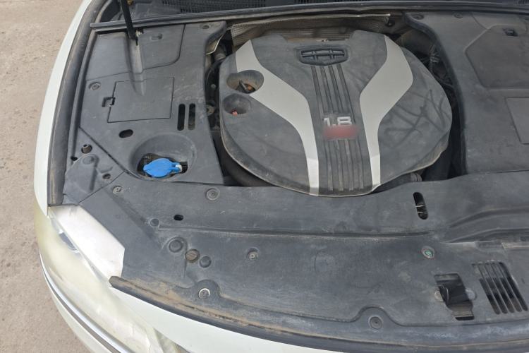 Used Geely Auto Emgrand GT 2015 1.8T Premium Model Engine Bay Right