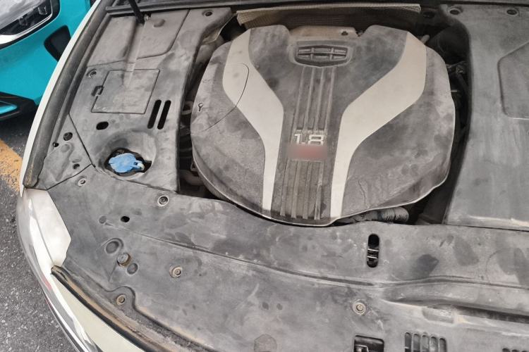 Used Geely Auto Emgrand GT 2015 1.8T Premium Model Engine Bay Right